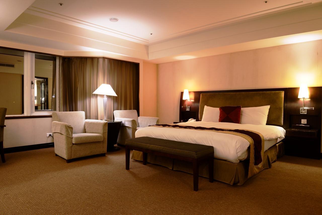 Nisus Hotel Taipei Exterior photo