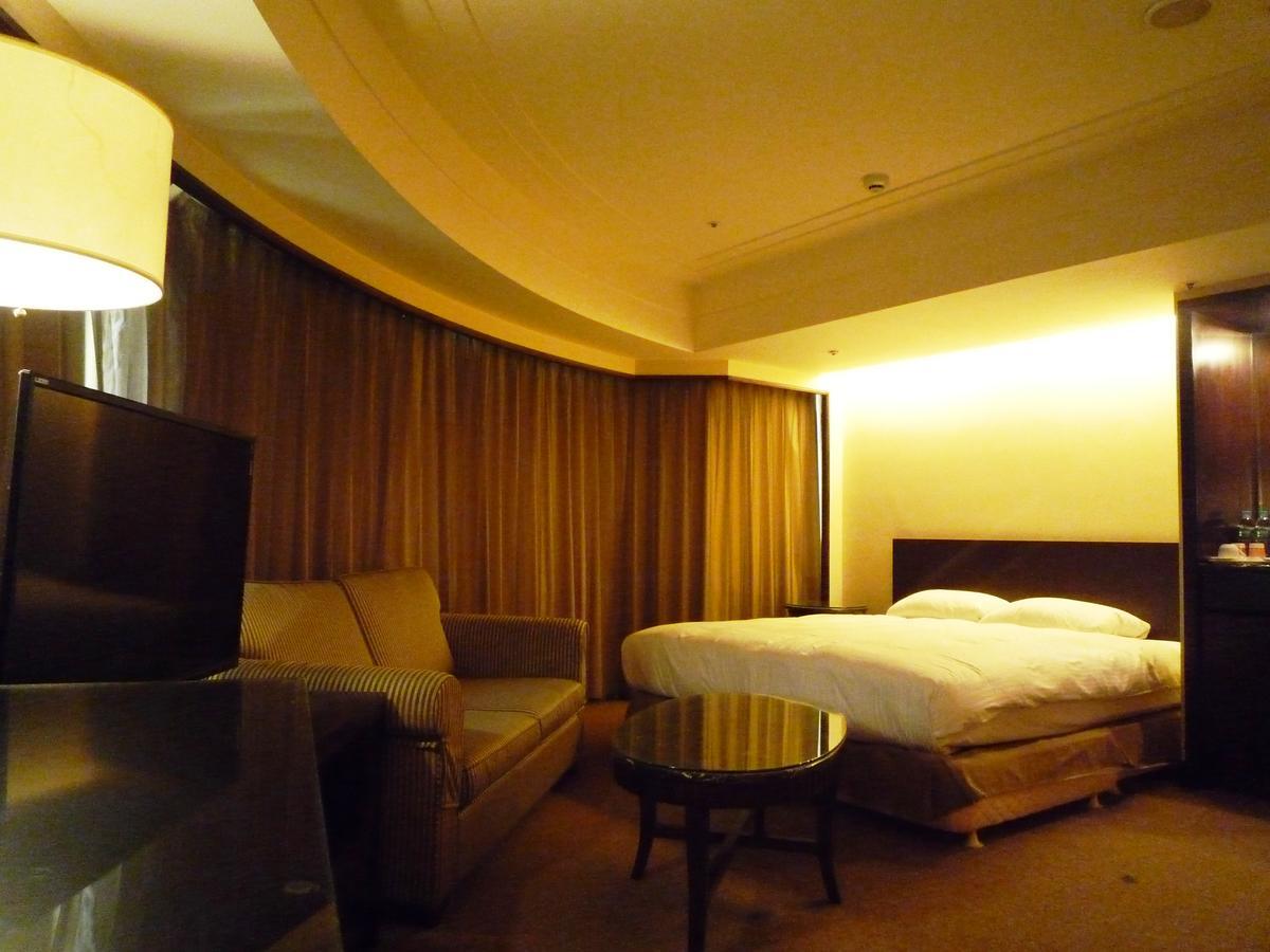 Nisus Hotel Taipei Exterior photo